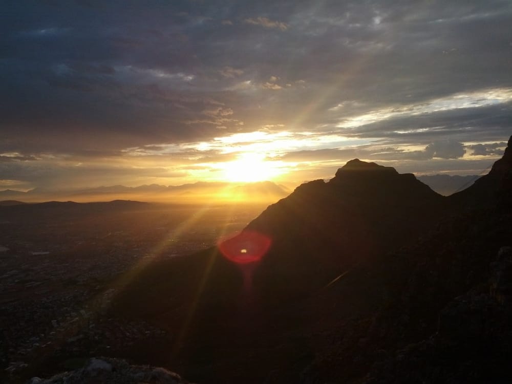 Table Mountain tempo run, and getting stuck on India Venster